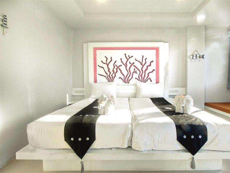 The Silk Hill Hotel Patong Exterior foto